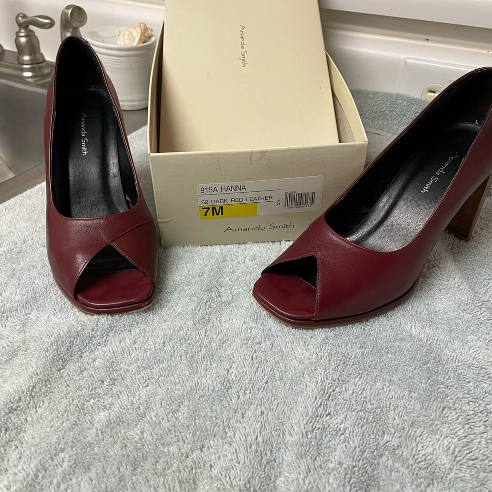 Women's shoes